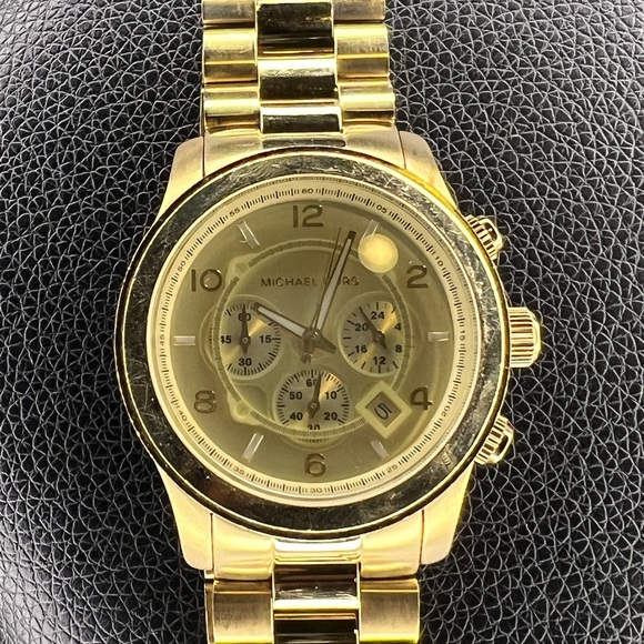 Michael Kors Watch - Picture 8 of 8